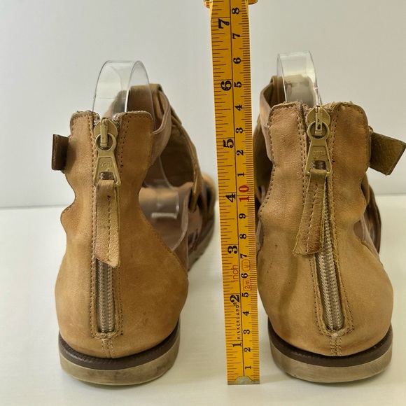 Miz Mooz Tessa Cognac Brown Leather Silver Stud Zip Back Gladiator Sandals Sz 9 - Picture 8 of 15